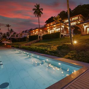 Coconut Grove Resort